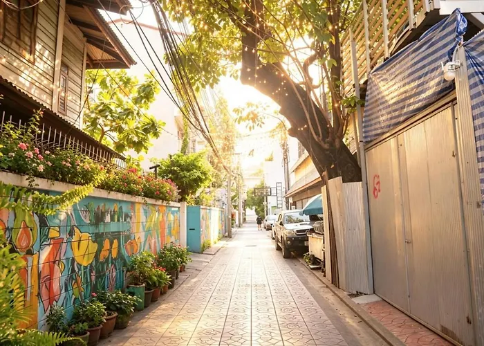 Khaosan Beds And Bath