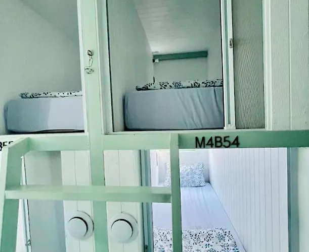 Khaosan Beds And Bath Hostel